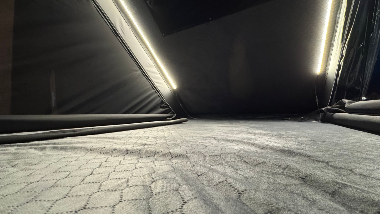 1. Casa de campaña ultra ligera con carcasa rígida de aluminio